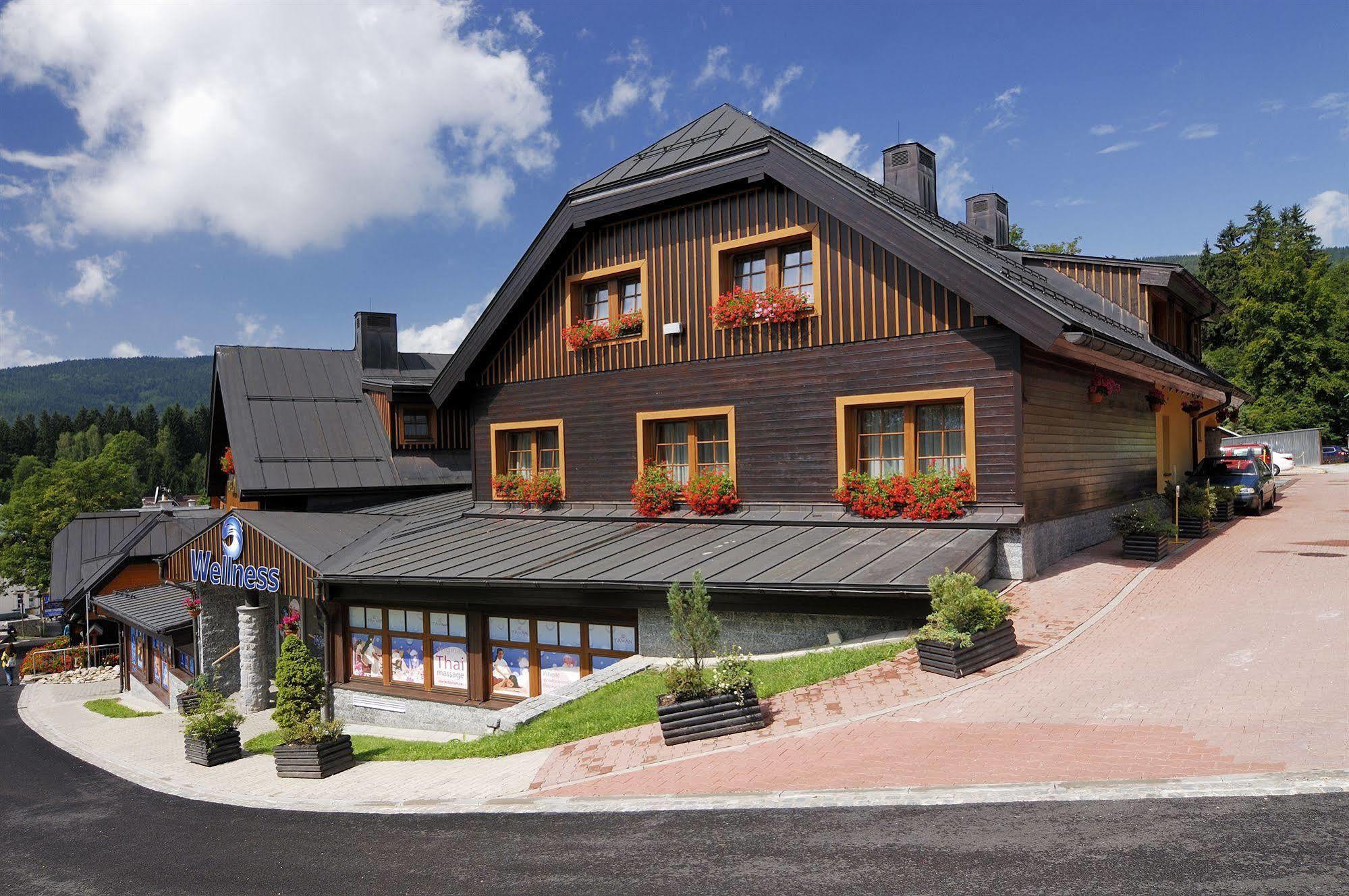 Wellness Hotel Windsor Spindleruv Mlyn Exterior photo